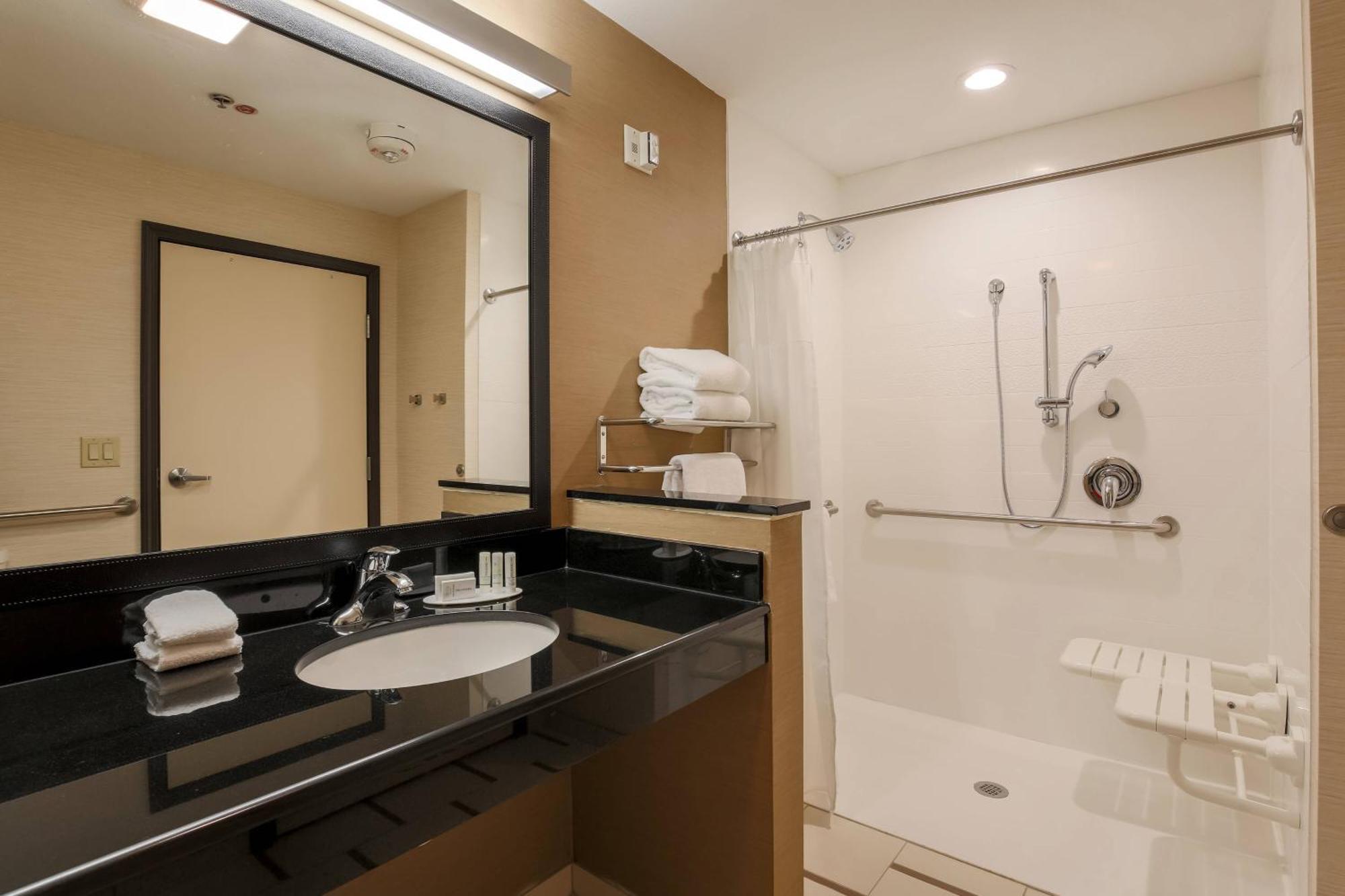Fairfield Inn & Suites By Marriott Cuero Bagian luar foto