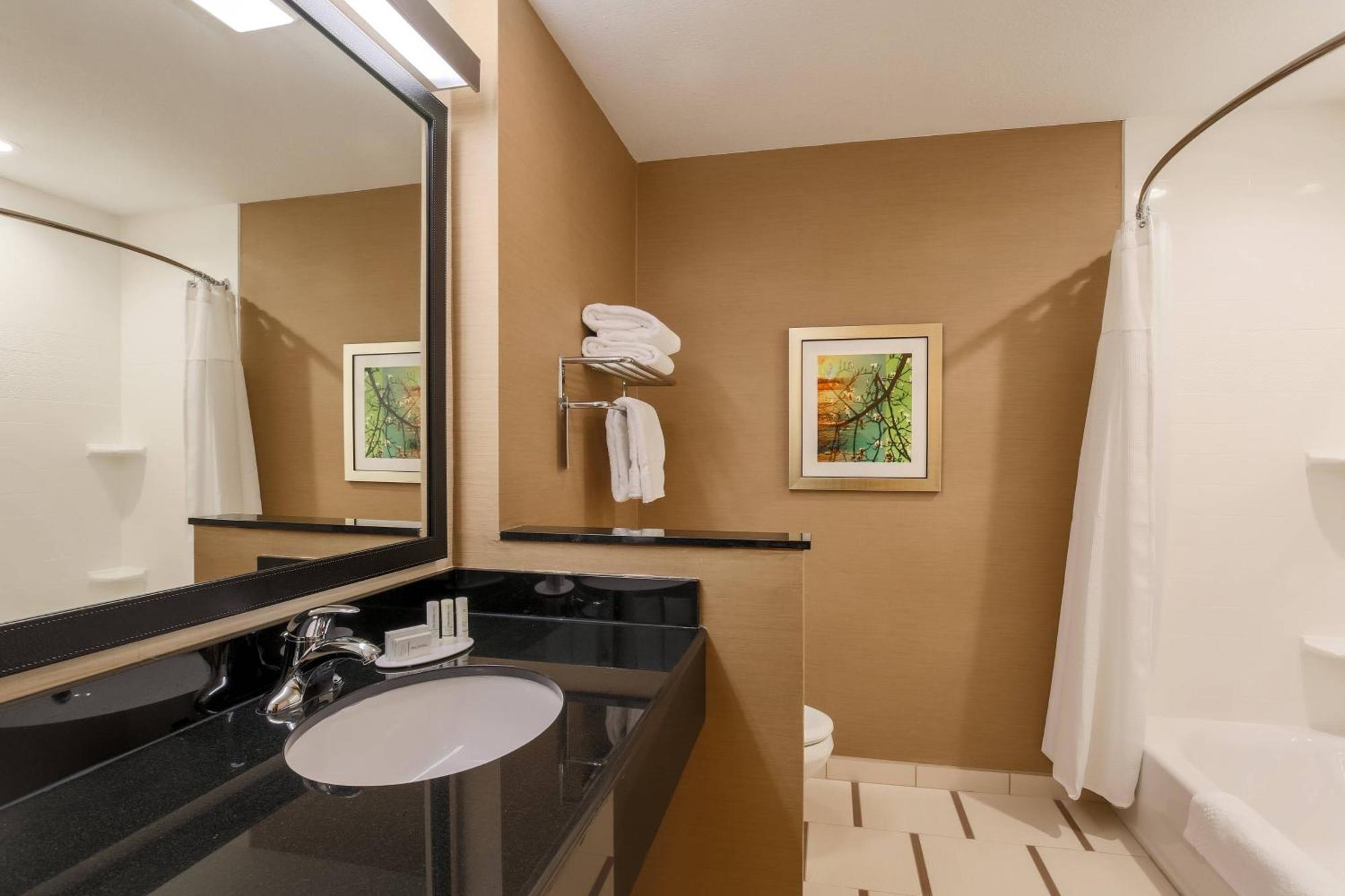 Fairfield Inn & Suites By Marriott Cuero Bagian luar foto