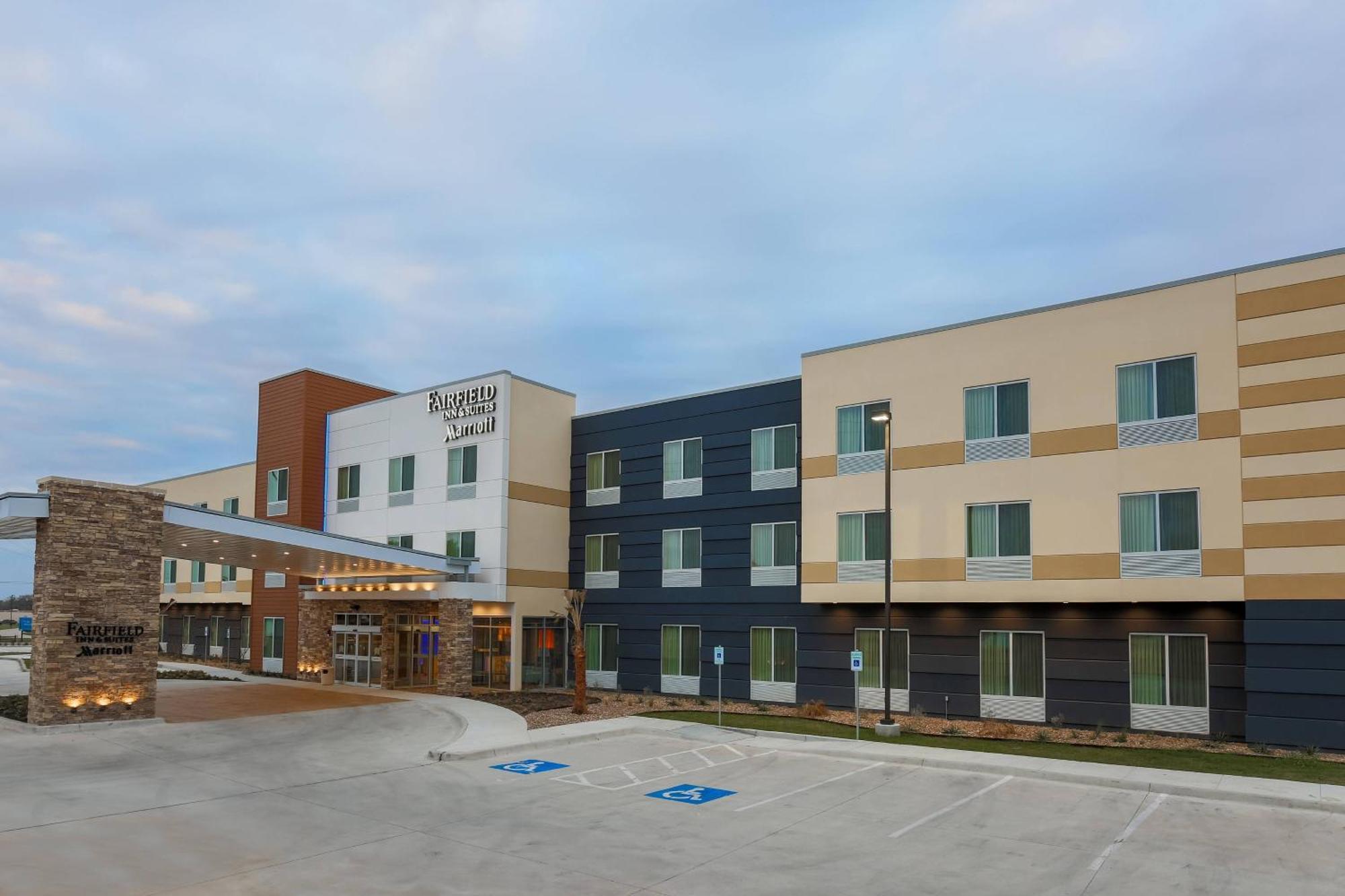 Fairfield Inn & Suites By Marriott Cuero Bagian luar foto