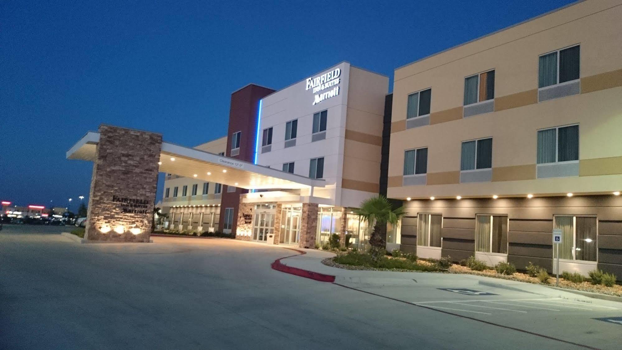 Fairfield Inn & Suites By Marriott Cuero Bagian luar foto